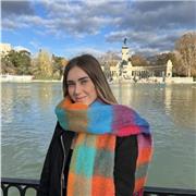 Profesora de Educación Primaria con especialidad en Educación Física y Audición y Lenguaje, aunque he trabajado por primaria